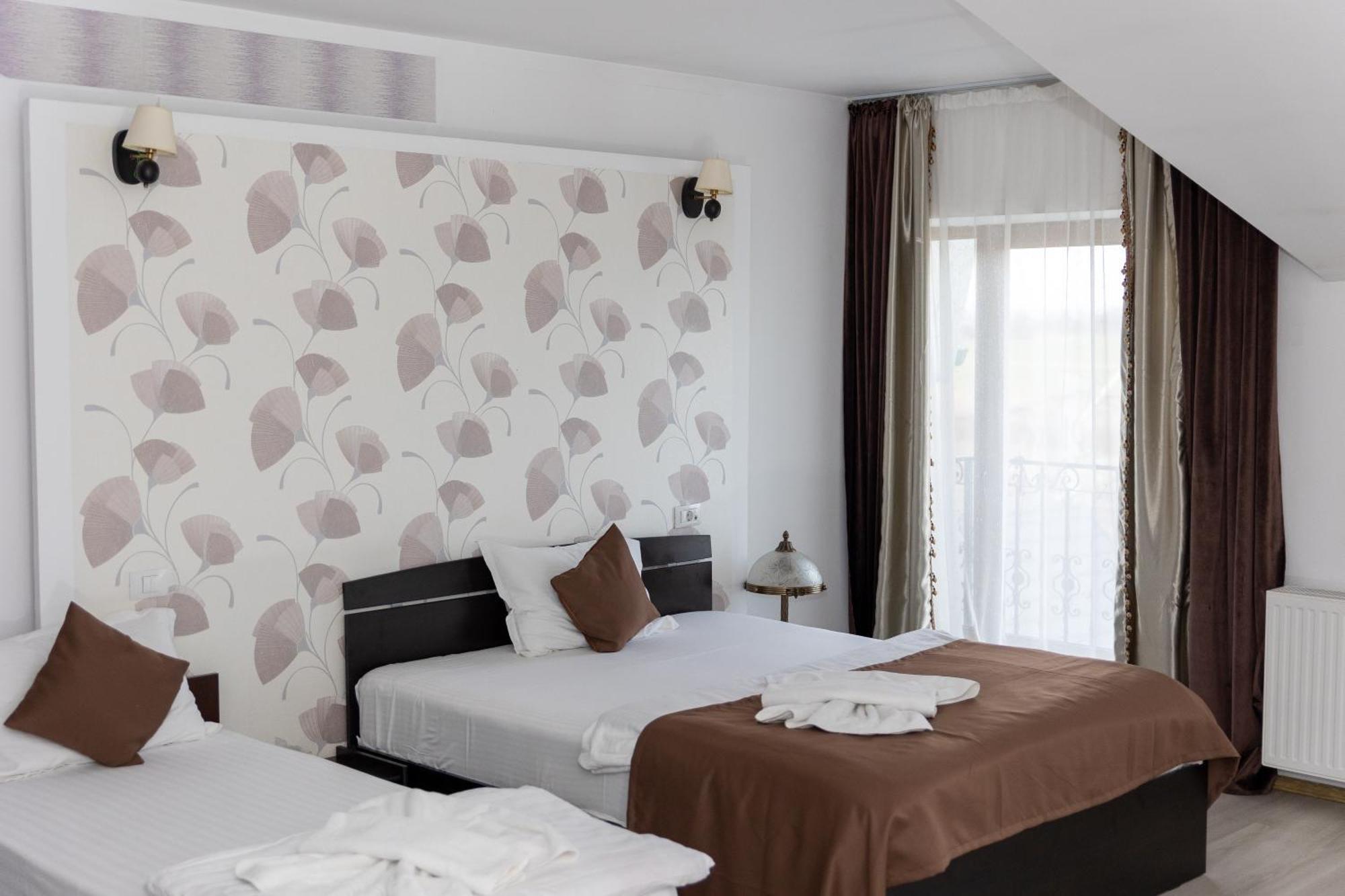 Hotel Rodiv Gaesti Экстерьер фото