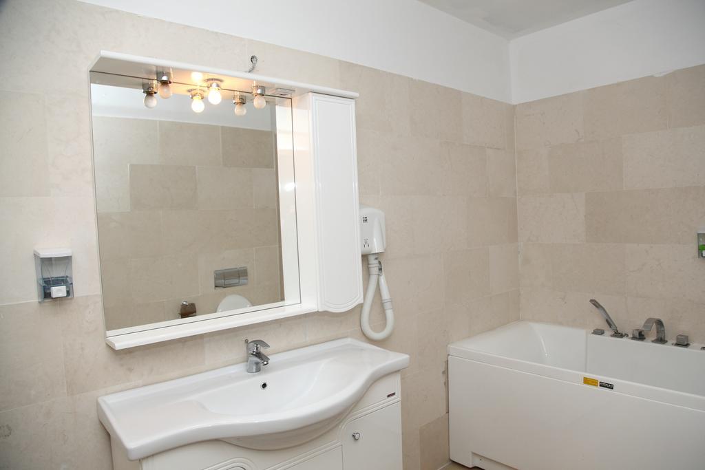Hotel Rodiv Gaesti Экстерьер фото