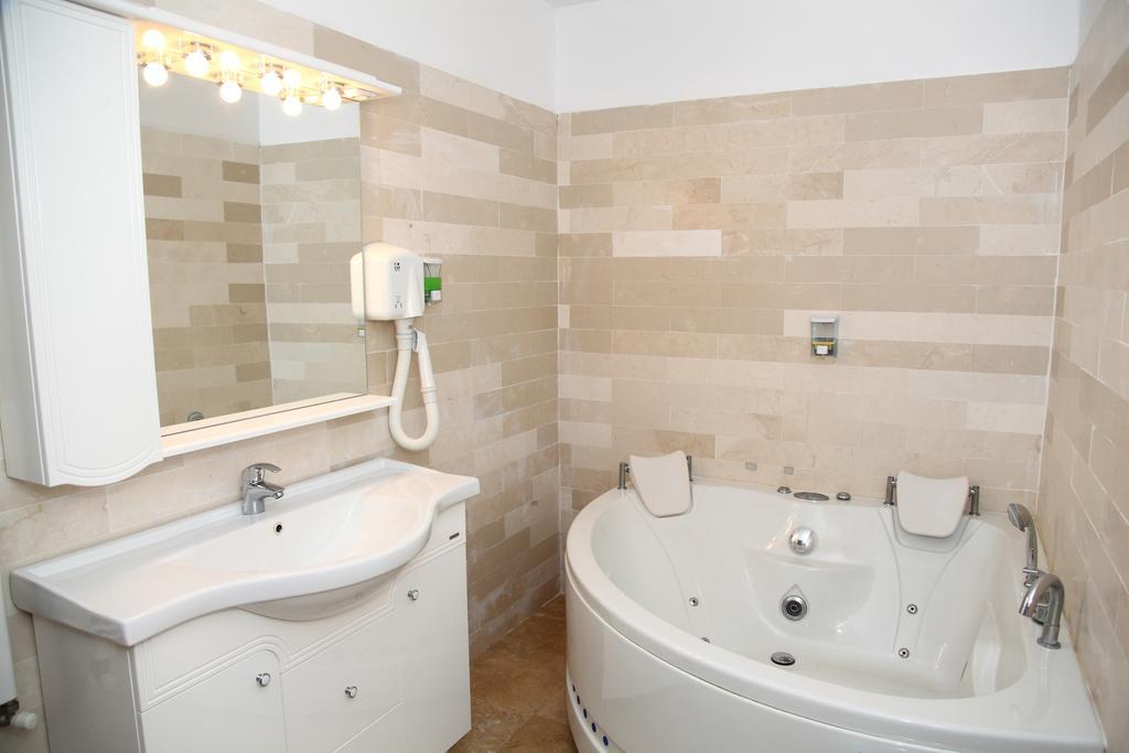 Hotel Rodiv Gaesti Экстерьер фото
